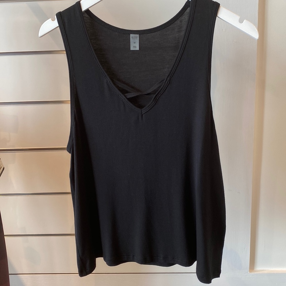 NWT Beyond Yoga Black Tank Size Medium